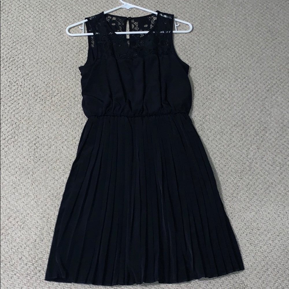 Black Pleated Lace Dress (S)